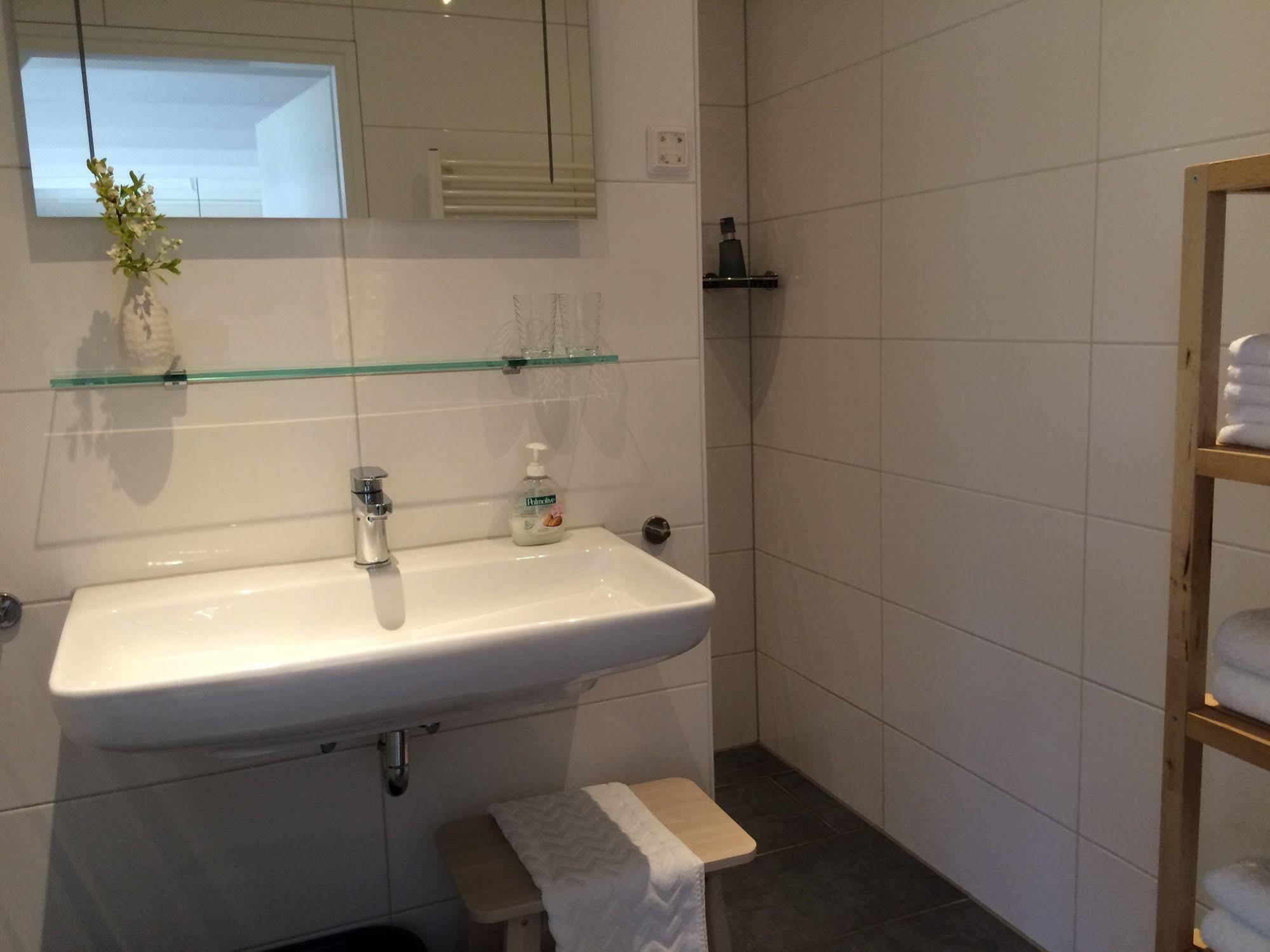 Lelymare Logies Lägenhet Lelystad Exteriör bild
